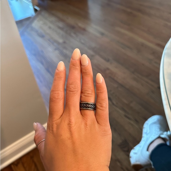 Costume Jewelry Rings - Picture 7 of 7